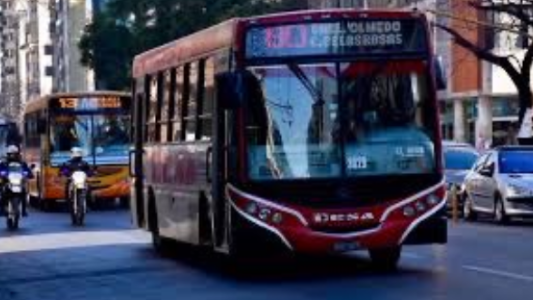 Paro del transporte urbanos: la medida se extenderá por lo menos hasta la tarde
