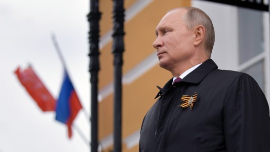 Rusia: Putin pone fin al desempleo pagado por el coronavirus