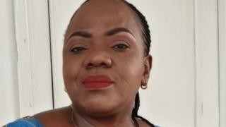 Murió de coronavirus una trabajadora del tren de Londres: había sido escupida por un pasajero con covid-19