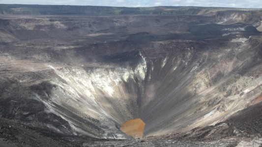 Fotos de la NASA: descubren un lago de agua en un volcán