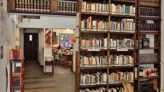 Convocan a las bibliotecas populares de todo el país a participar del Programa Libro%