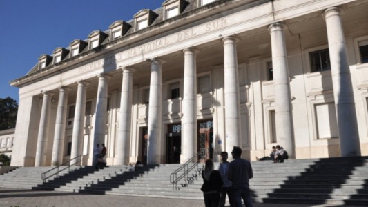 Apartan a los profesores que realizaron comentarios sexuales en una videollamada