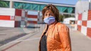 La gobernadora de Río Negro dijo que con el coronavirus hay que "cuidarse" como con el sida