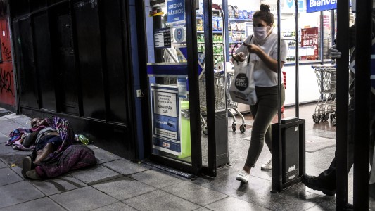 El Gobierno prorrogó por 60 días la prohibición para que las empresas despidan trabajadores