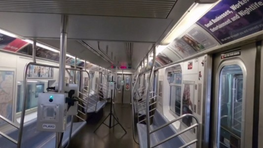 Coronavirus: Luces ultravioletas para limpiar el subte de Nueva York