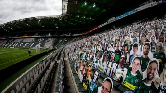 Increíble: ¡Hubo 13 mil hinchas de cartón en un partido de la Bundesliga!