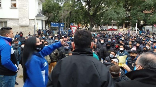 Con pago parcial a choferes sigue el paro de colectivos, pero sin protesta en las calles