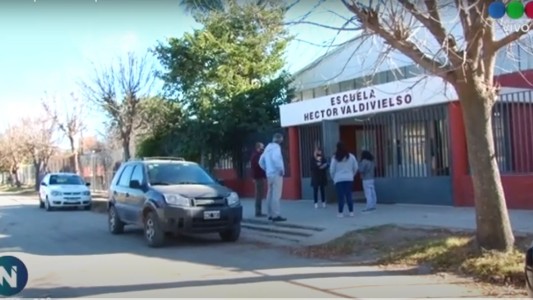 La escuela que enseña por radio