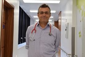 El increíble caso del médico que se recuperó de coronavirus y ahora tiene récord de anticuerpos