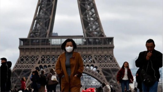 Francia aprueba una app para rastrear personas y evitar un rebrote de coronavirus