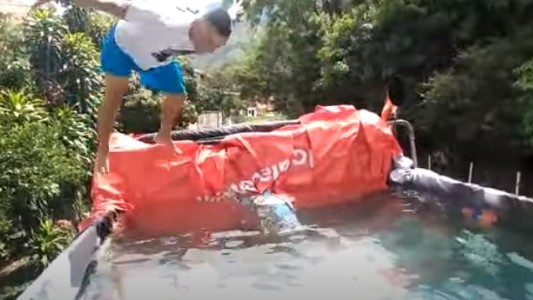 Video: armaron una pileta en un camión y violaron la cuarentena para nadar