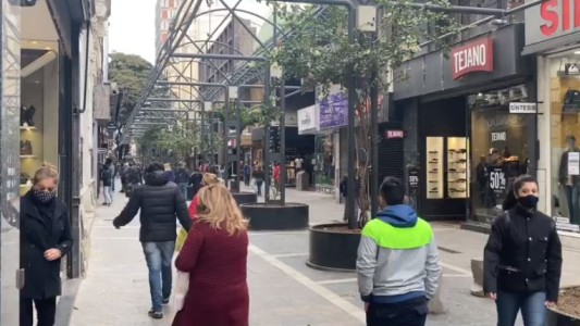 VIDEOS: intenso movimiento en la peatonal y reapertura de galerías