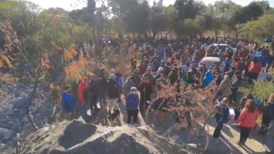 Protesta en cuarentena: vecinos indignados levantaron la barricada que los mantiene aislados