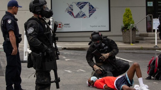 Tras las protestas por el asesinato de George Floyd, Washington prolonga el toque de queda