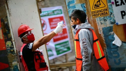 México registra por primera vez más de 1.000 muertes en un día por COVID-19