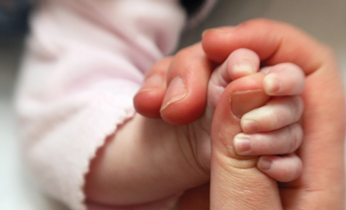 Nació con coronavirus el bebé de la mujer que realizó el baby shower en Necochea