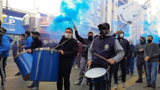 AOITA: fotos y video de otra masiva marcha en Córdoba en plena cuarenta