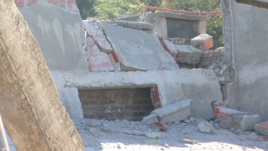 Cuatro heridos, uno muy grave, al desmoronarse una losa en una construcción