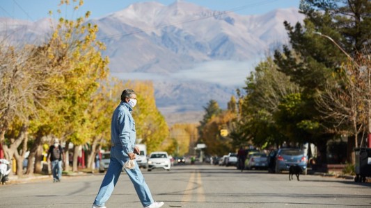 Mendoza pasa a la fase de distanciamiento social: habilitan reuniones familiares y entre amigos toda la semana