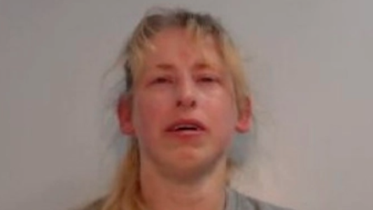 Apuñaló a su novio porque no la saludó por el cumpleaños