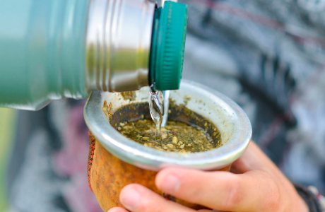 La ronda de mate que generó un brote de coronavirus en una ciudad de Entre Ríos