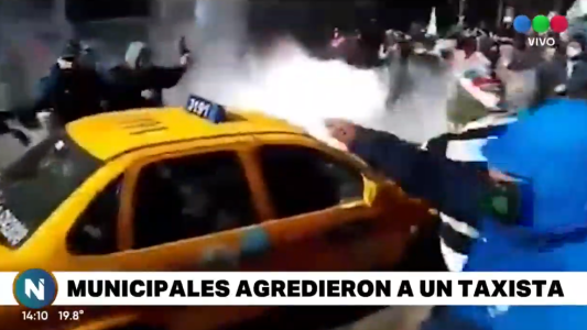Taxista agredido por manifestantes del SUOEM, "me escupieron, pegaron y rociaron con gas pimienta"