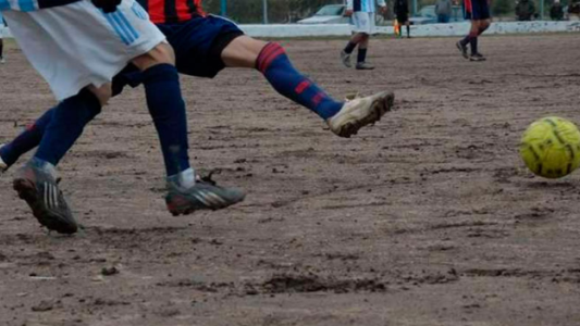 Son 16 los detenidos por jugar un partido de fútbol en Córdoba