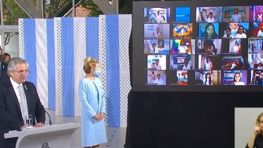 El Presidente encabeza el acto central por el Día de la Bandera en forma virtual