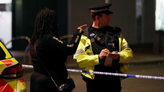 Califican como terrorista al ataque a cuchlillazos que dejó al menos 3 muertos en Inglaterra