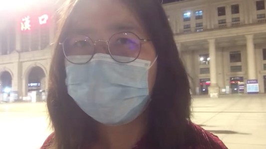 Detienen en China a "periodista ciudadana" que informó sobre el coronavirus desde Wuhan