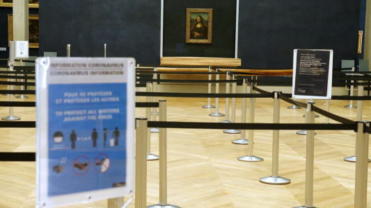 La larga cola para ver a la Mona Lisa