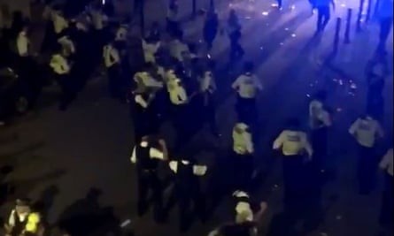 Policías heridos en Londres por una fiesta clandestina pese al coronavirus