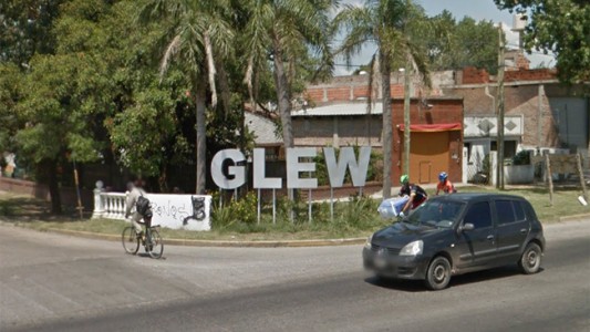 Intentó evitar un robo y lo apuñalaron por la espalda delante de su novia