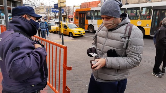 Estrictos controles para ingresar al centro de Córdoba