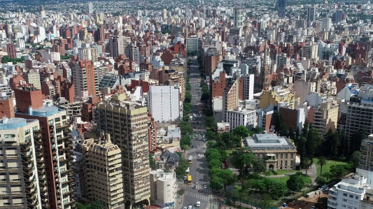 Córdoba entra en “distanciamiento social”: qué actividades se reanudarán