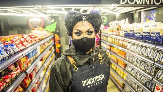 Discoteca gay de Lima reabre como supermercado atendido por drag queens