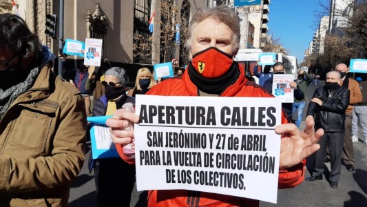 Comerciantes, agentes y transportistas de viajes marcharon pidiendo trabajar sin obstáculos