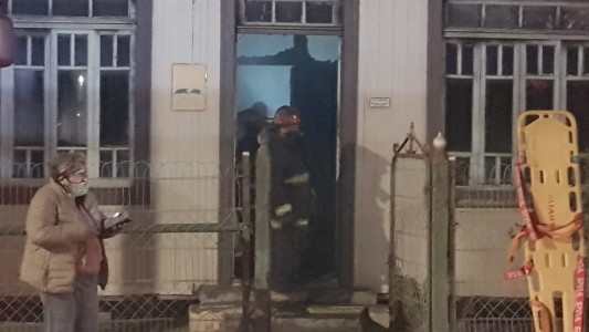 Ingeniero White: murió mientras robaba en una iglesia que se incendió