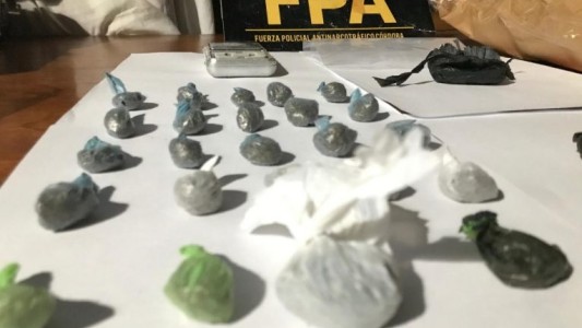 Tres detenidos por narcomenudeo: incautan droga y armas en barrio Cofico