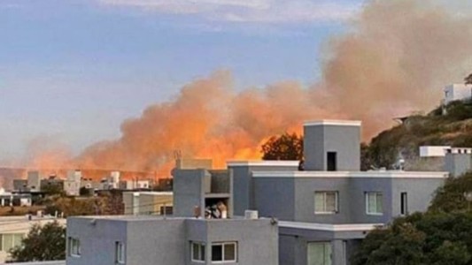 Está contenido el incendio desatado en La Calera