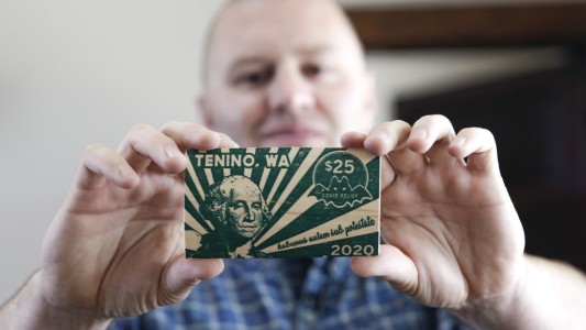 Pandemia y crisis: ciudad de EE.UU. emite su propia moneda en madera