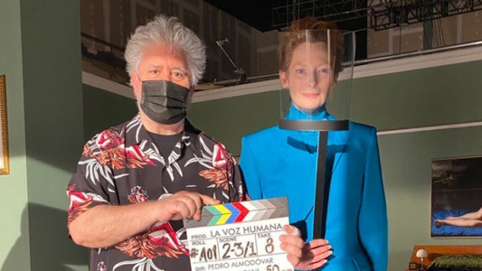 A pesar de la pandemia, Almodóvar y Tilda Swinton arrancan con el rodaje de "La voz humana"