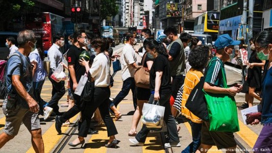 Hong Kong endurece las restricciones por coronavirus frente al aumento de casos