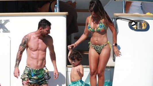 Mimos bajo el sol de Ibiza para Messi y Antonela en sus vacaciones