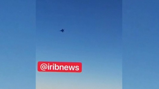 Pánico a bordo de un avión iraní por cruce con aviones de guerra