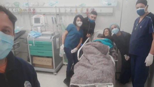 Rosario: Tuvo a su beba en el auto y el papá debió ser el partero