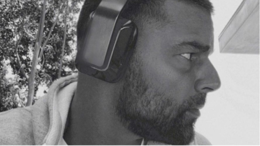 Ricky Martin relanza álbum con nueva tecnología especial para auriculares