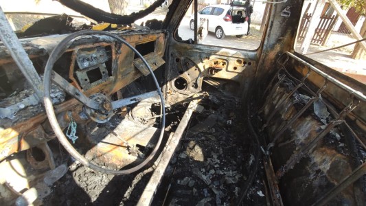 Le quemaron la camioneta a un bombero por rumor de coronavirus y dio negativo