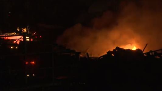 EN VIVO BEIRUT: así trabajan bomberos y grupos de rescate en el lugar de la explosión