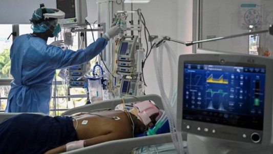 Coronavirus: elaboran un documento para asignar "recursos escasos" en caso de saturación del sistema sanitario